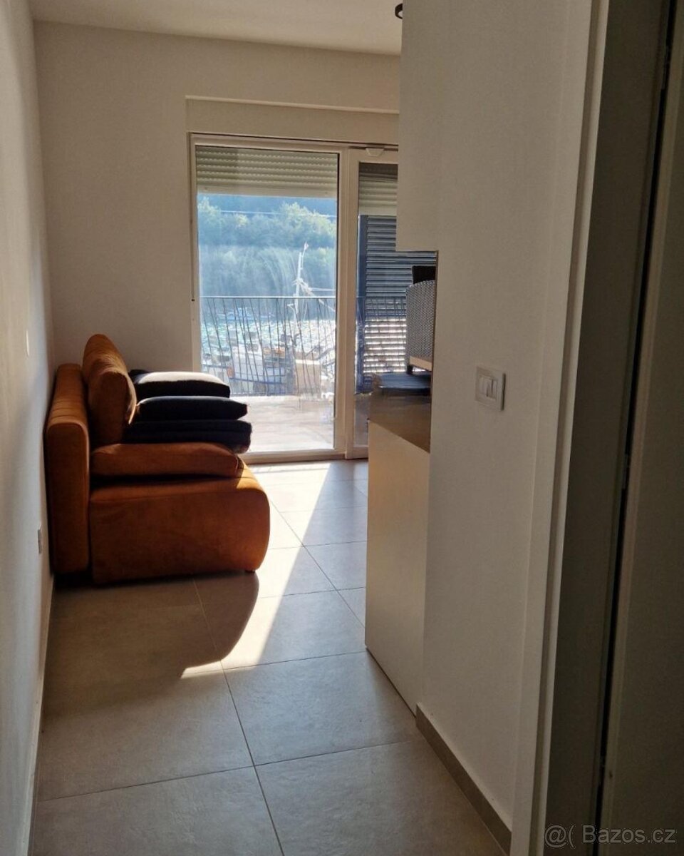 CHORVATSKO: LABIN – NOVOSTAVBA V PRVNÍ ŘADĚ U MOŘE | 39 m² L - 3