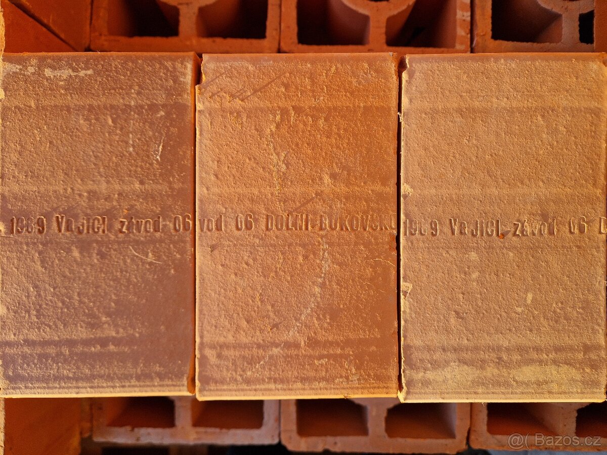 OKRASNÉ PLOTOVÉ CIHLY, (PLOTOVKY) / RETRO TVAROVKY (216 Ks) - 3