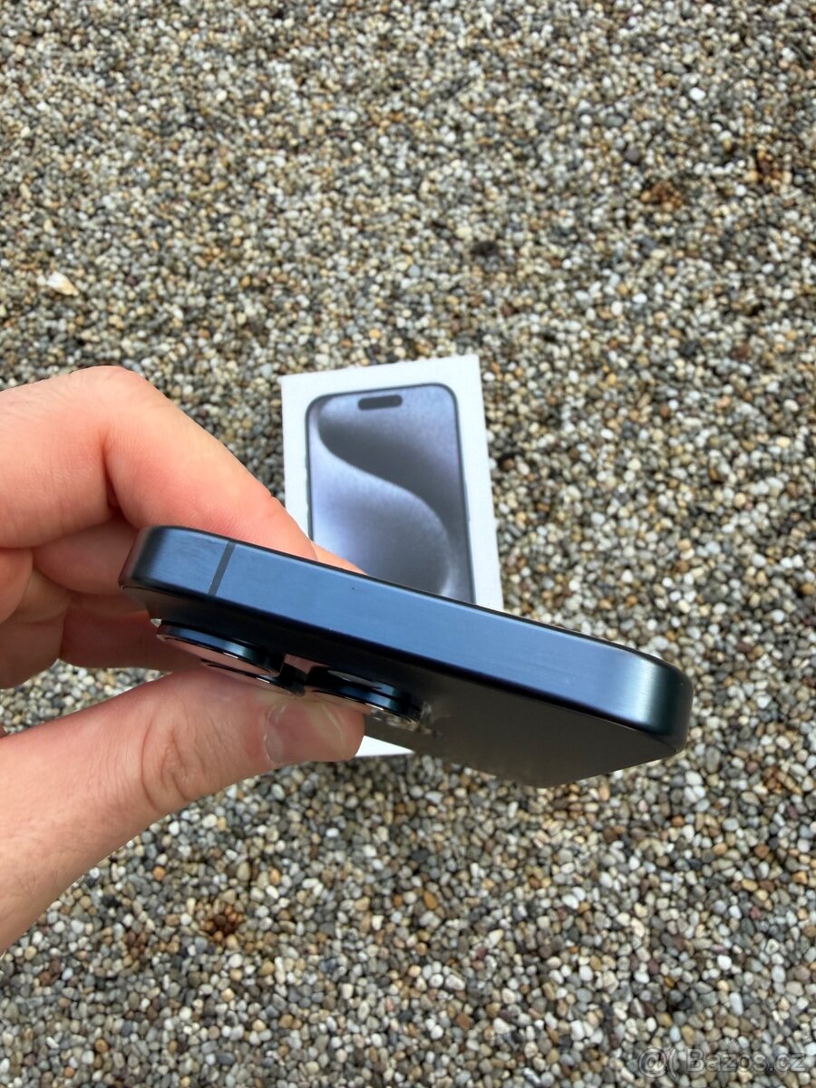 IPhone 15 pro - baterie 90% - 3