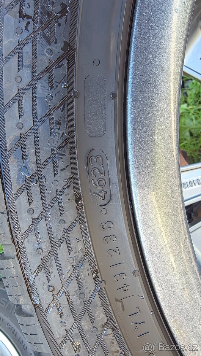 ALU R18 5x112 + zimní pneu NOKIAN – Mercedes C (W205) - 3