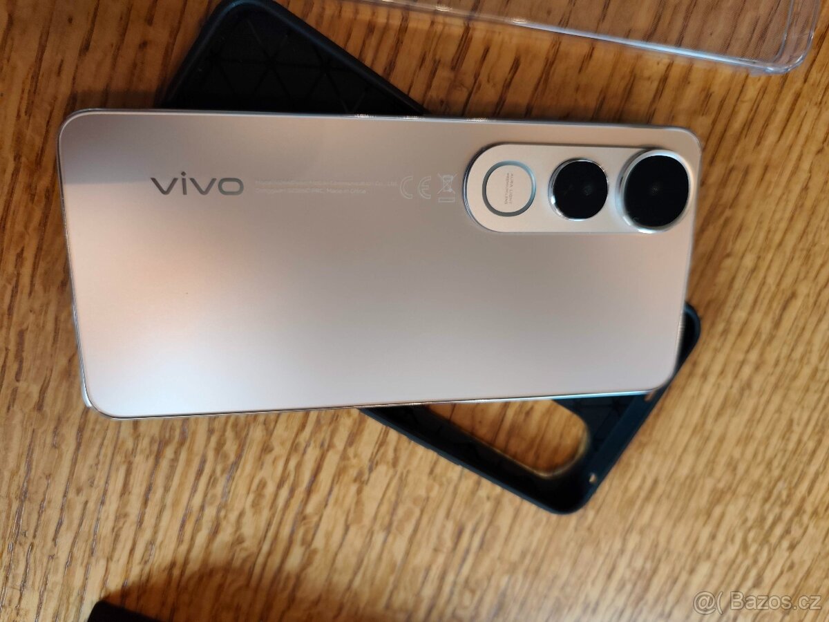 Vivo V50 Lite 5G 8/256GB 2 měsíce starý - 3