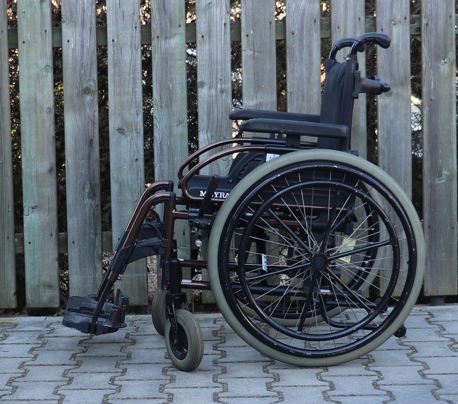 036-Mechanický invalidní vozík Meyra. - 3