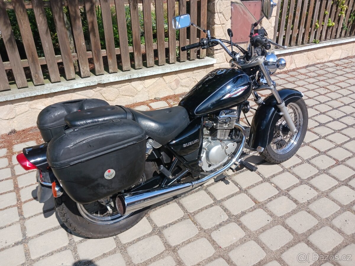 Suzuki GZ 125 Marauder - 3