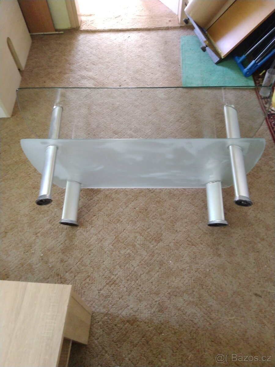 Konferenční skleněný stolek - 3