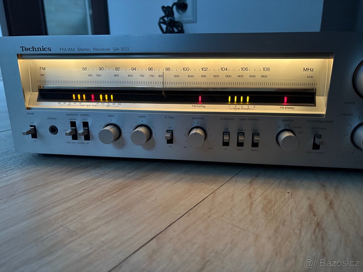 Technics SA-303 Stereo Receiver FM/AM - 3