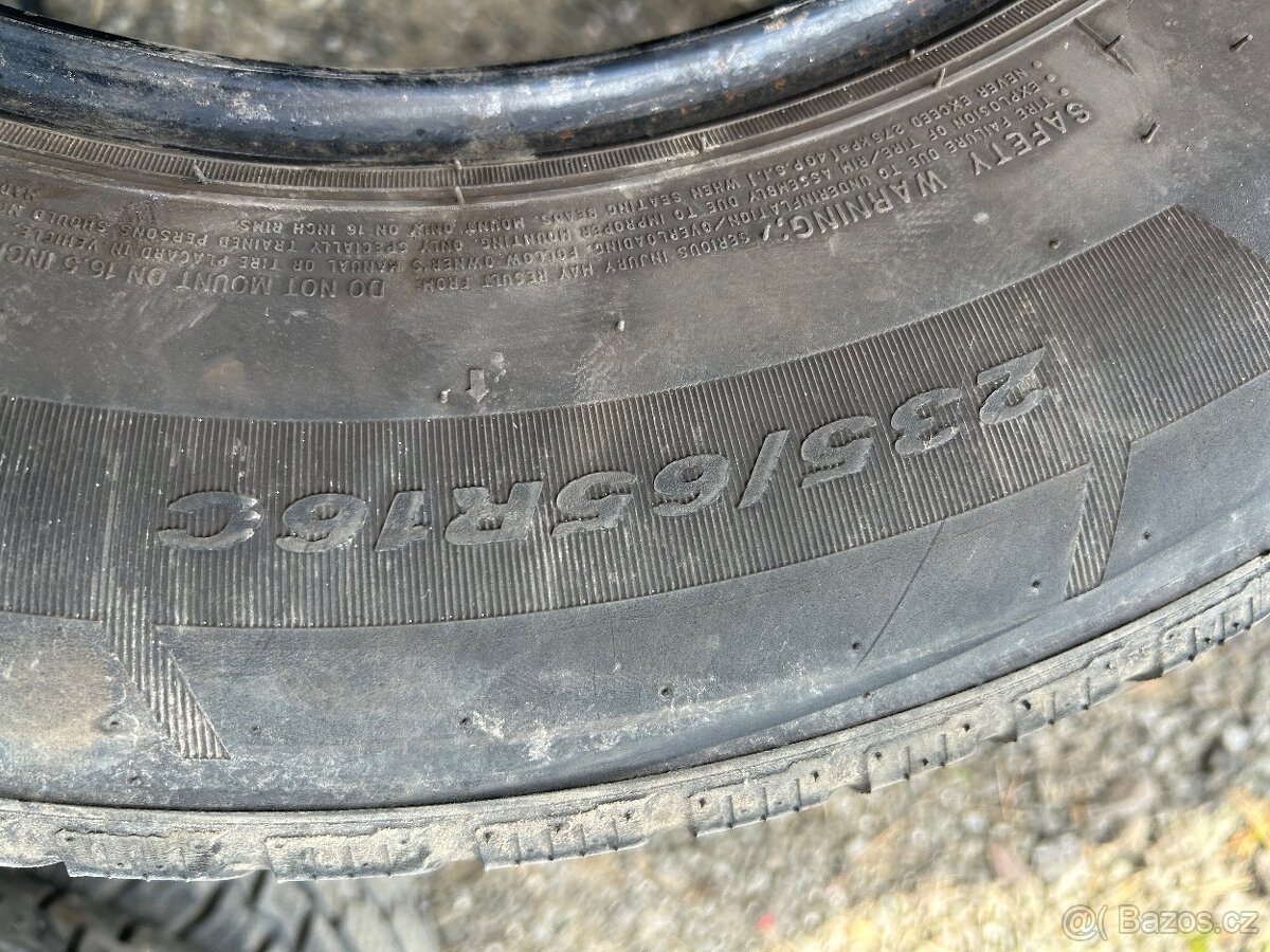 Pneu 235/65/16C - 3