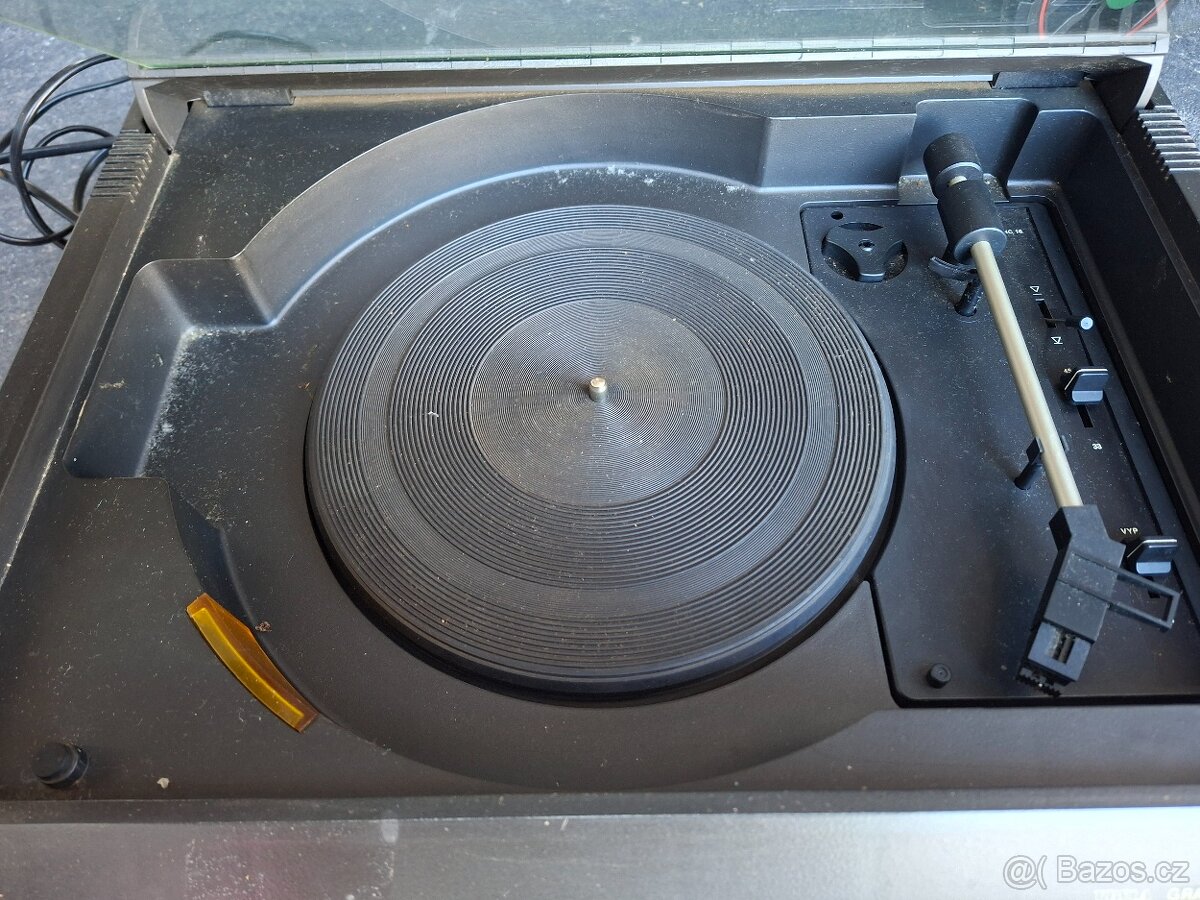 Gramorádio Tesla Dominant 1039 A - 3