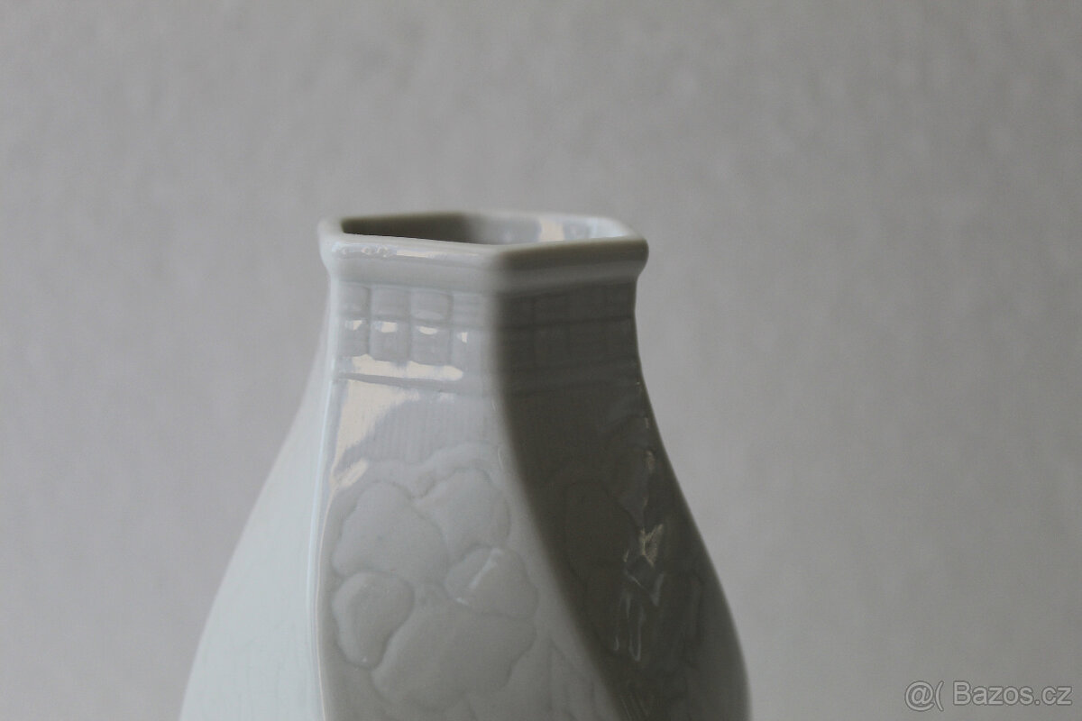Střední tvarovaná váza - Royal Dux - 3