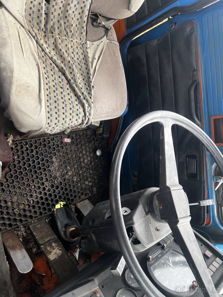 LIAZ HÁKOVÝ NOSIČ KONTEJNERU 4X4 - 3