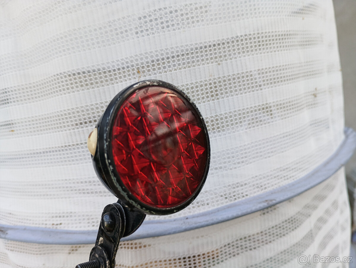 zadní odrazka - stop lampa - 3