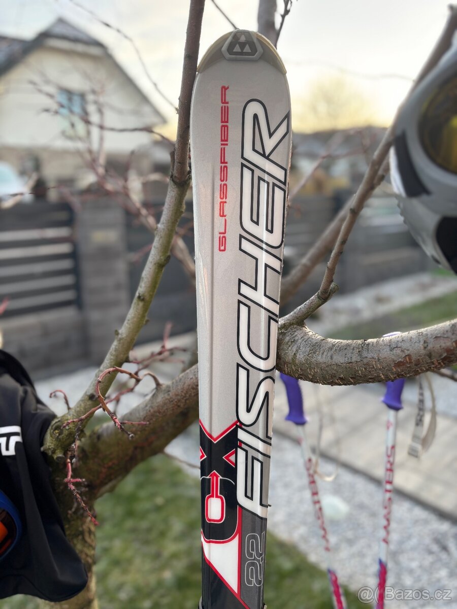 Lyže Fischer, lyžáky Salomon, hůlky, helma a brýle - 3