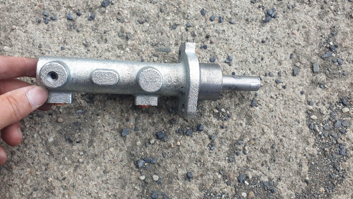 Hlavní brzdový válec - 3