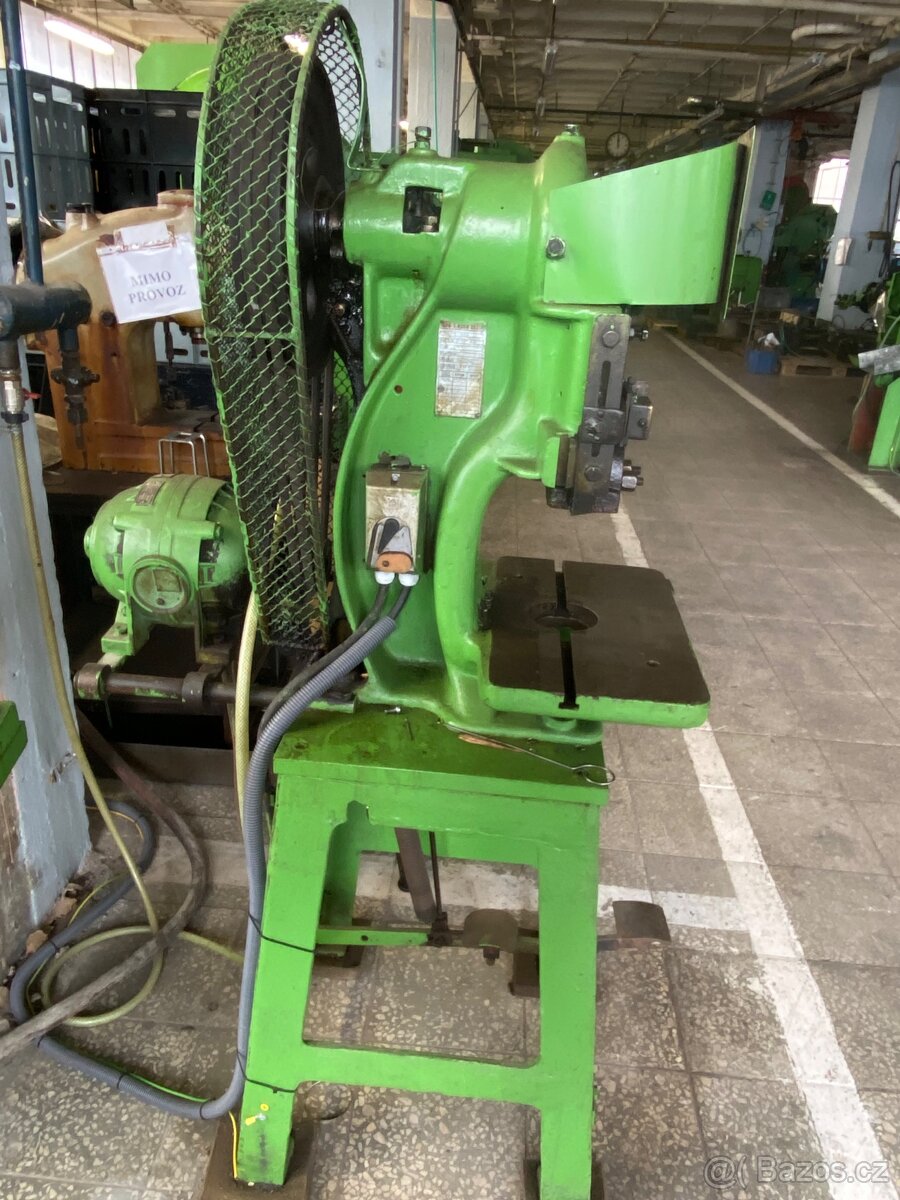 FUNKČNÍ MECHANICKÉ LISY SCHULER - 3