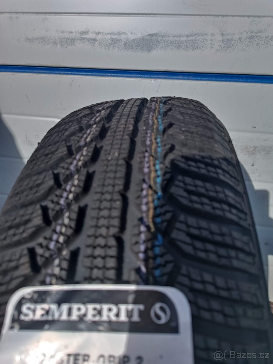 507. Zimní NEJETÉ Semperit 186/60/15 - 3
