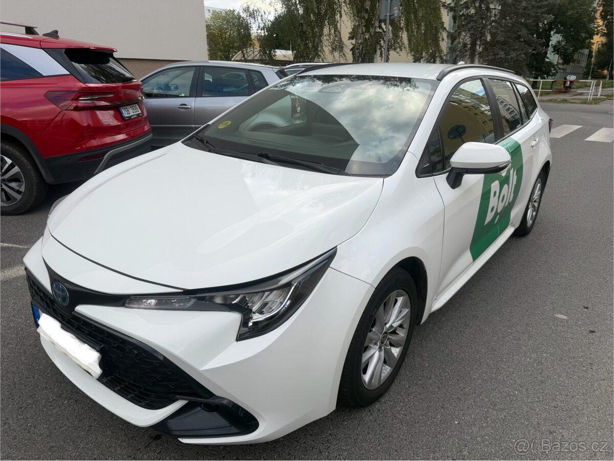 Prodam corolla combi 1.8 hybrid 2024 - 3