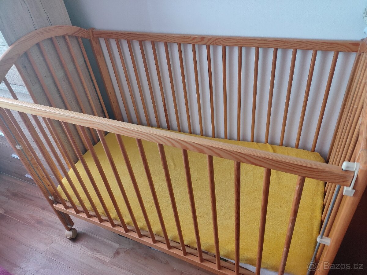 Dětská postýlka s matrací a příslušenstvím - 3
