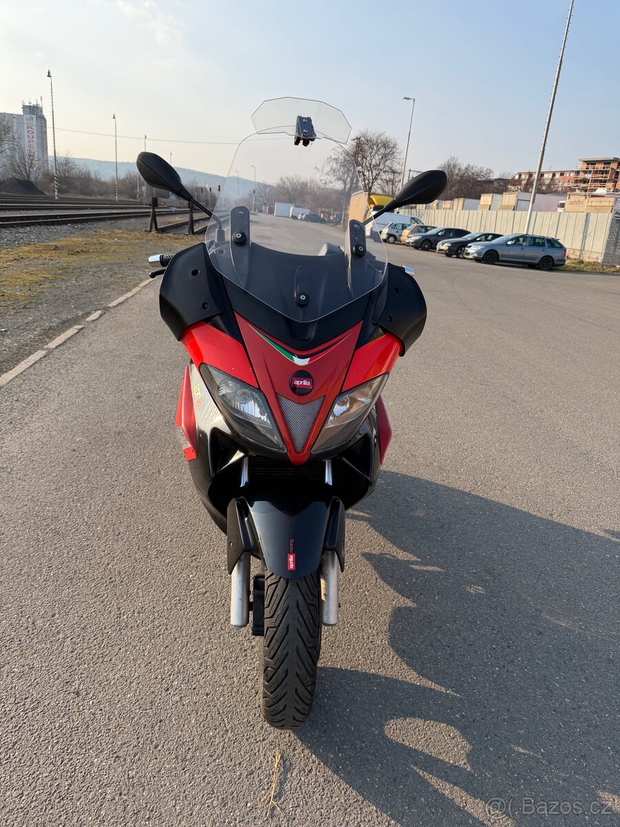 Aprilia SR MAX 300 - 3