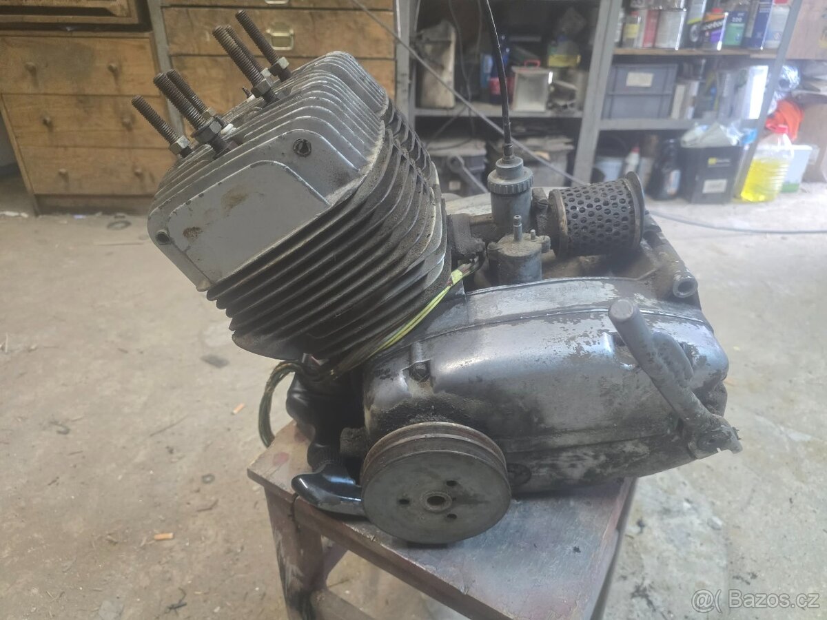 Motor Jawa 350 - 3