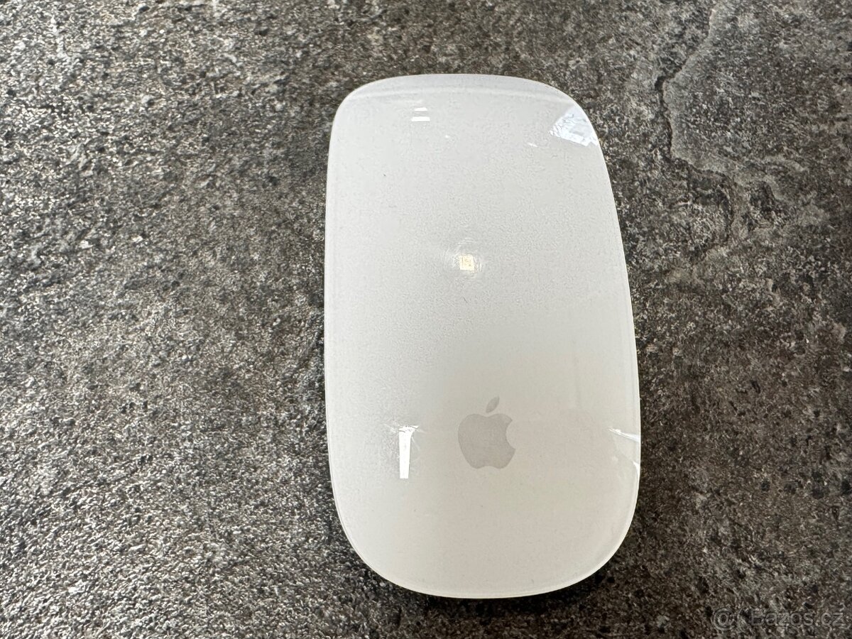 Apple Magic Mouse 2 a Apple klávesnice - 3