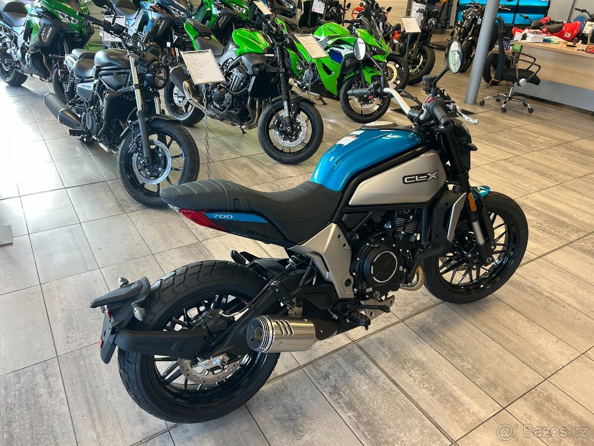 CF Moto 700 CL-X Heritage 2025