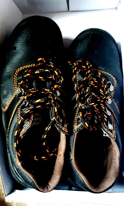 PRACOVNÍ OBUV S CERTIFIKÁTEM - 3