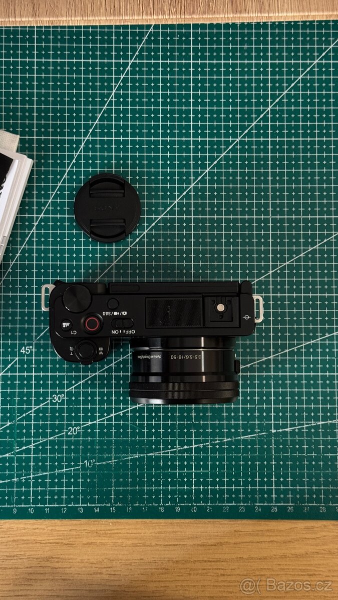 Sony Alpha ZV-E10 + objevit 16-50 mm f/3,5-5,6 - 3