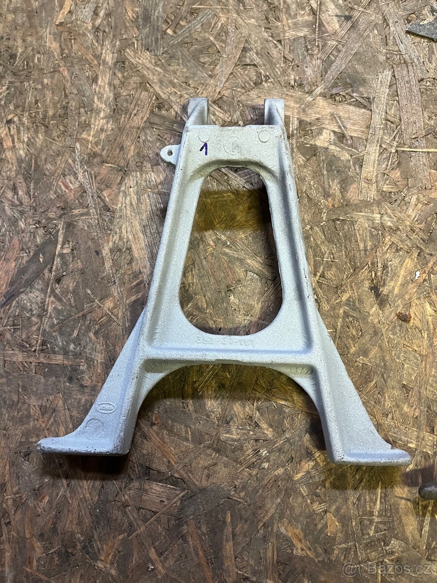 Prodám stojany Jawa/čz - 3