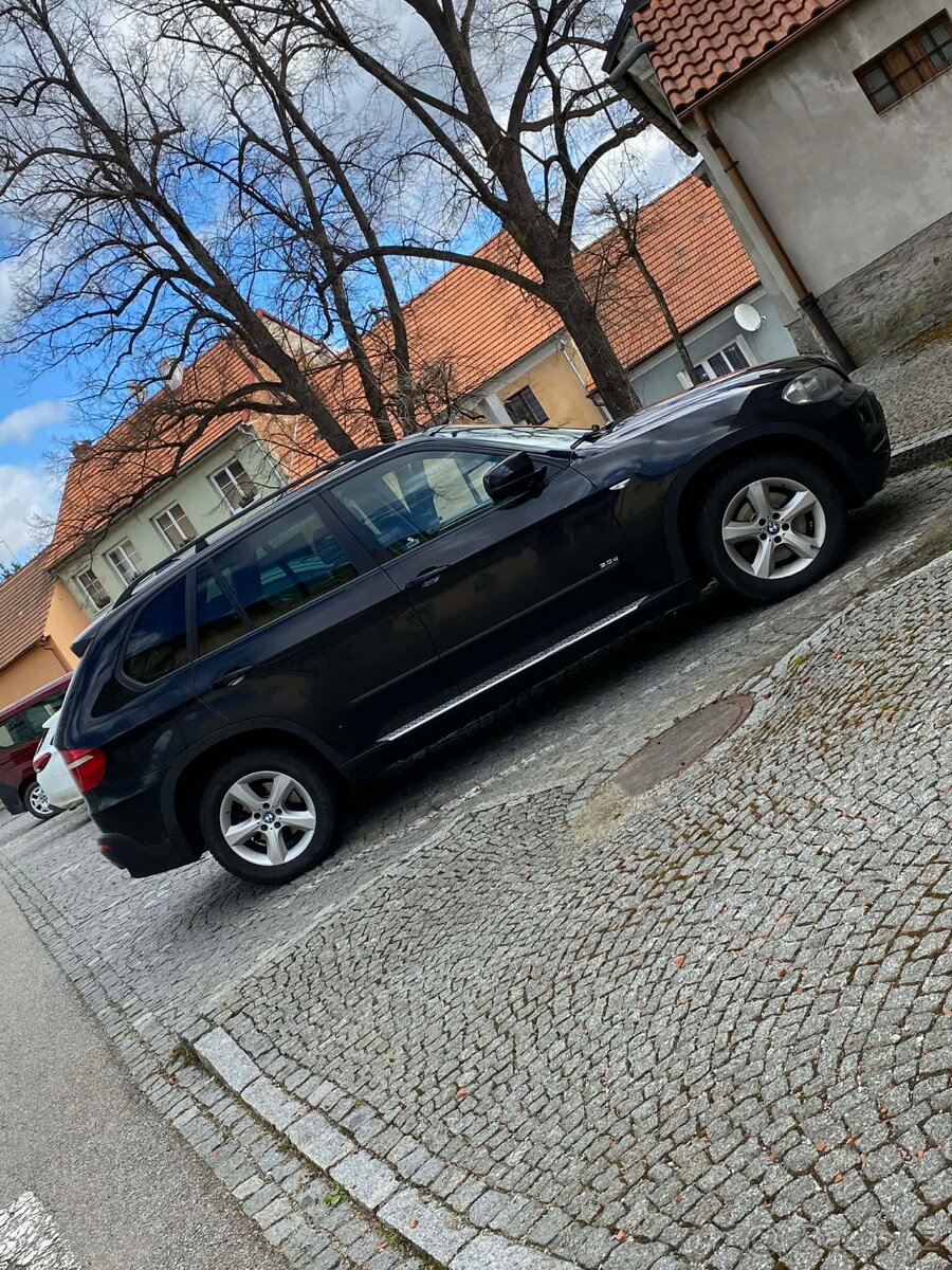 BMW X5 3.0d E70, 7 míst, vada motoru - 3