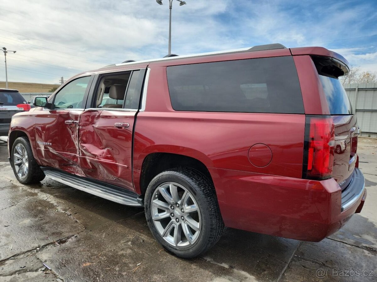 Chevrolet Suburban Premier 5.3 V8 DPH - 3