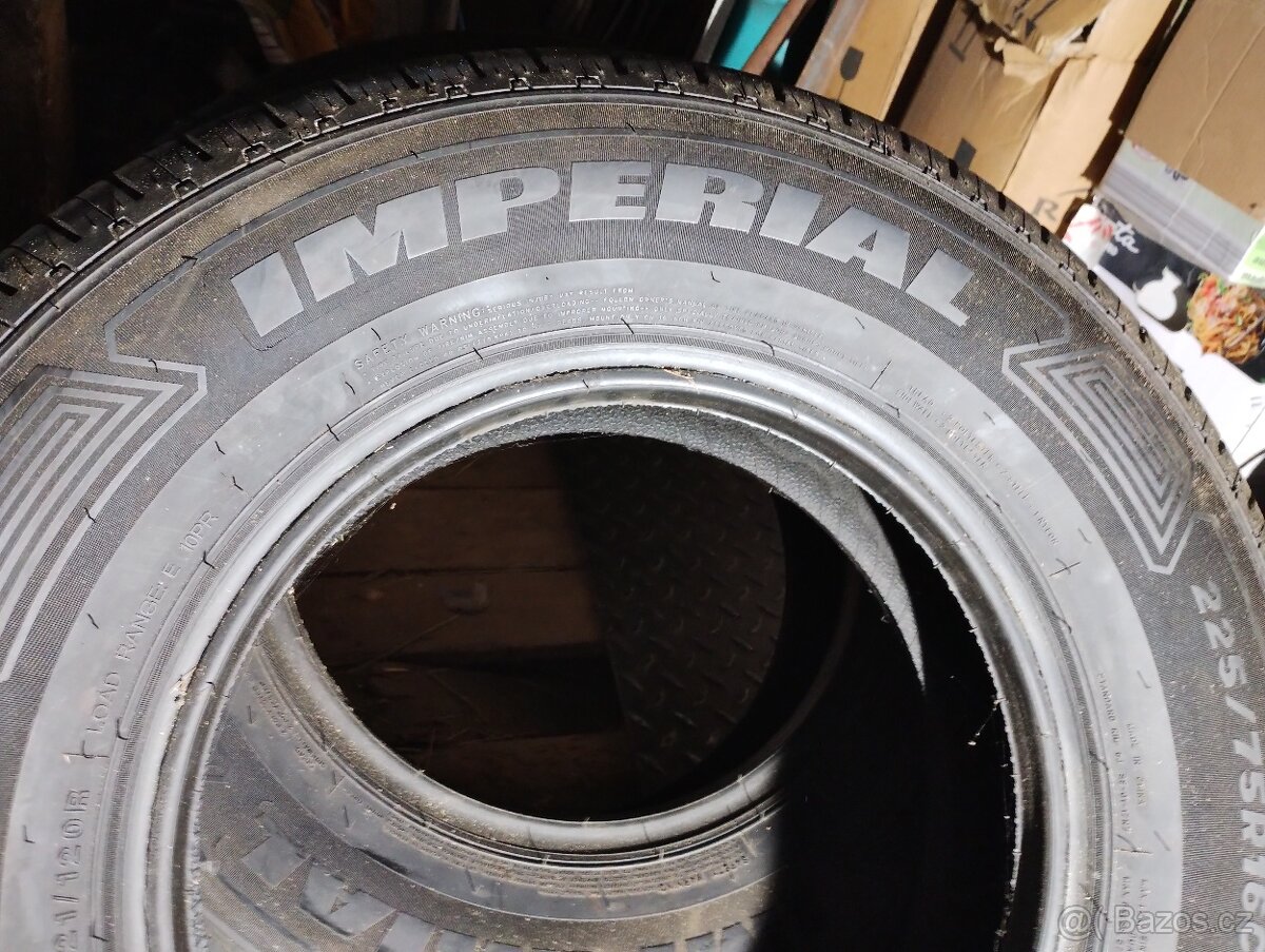 Pneu 225/75 R16C - 3