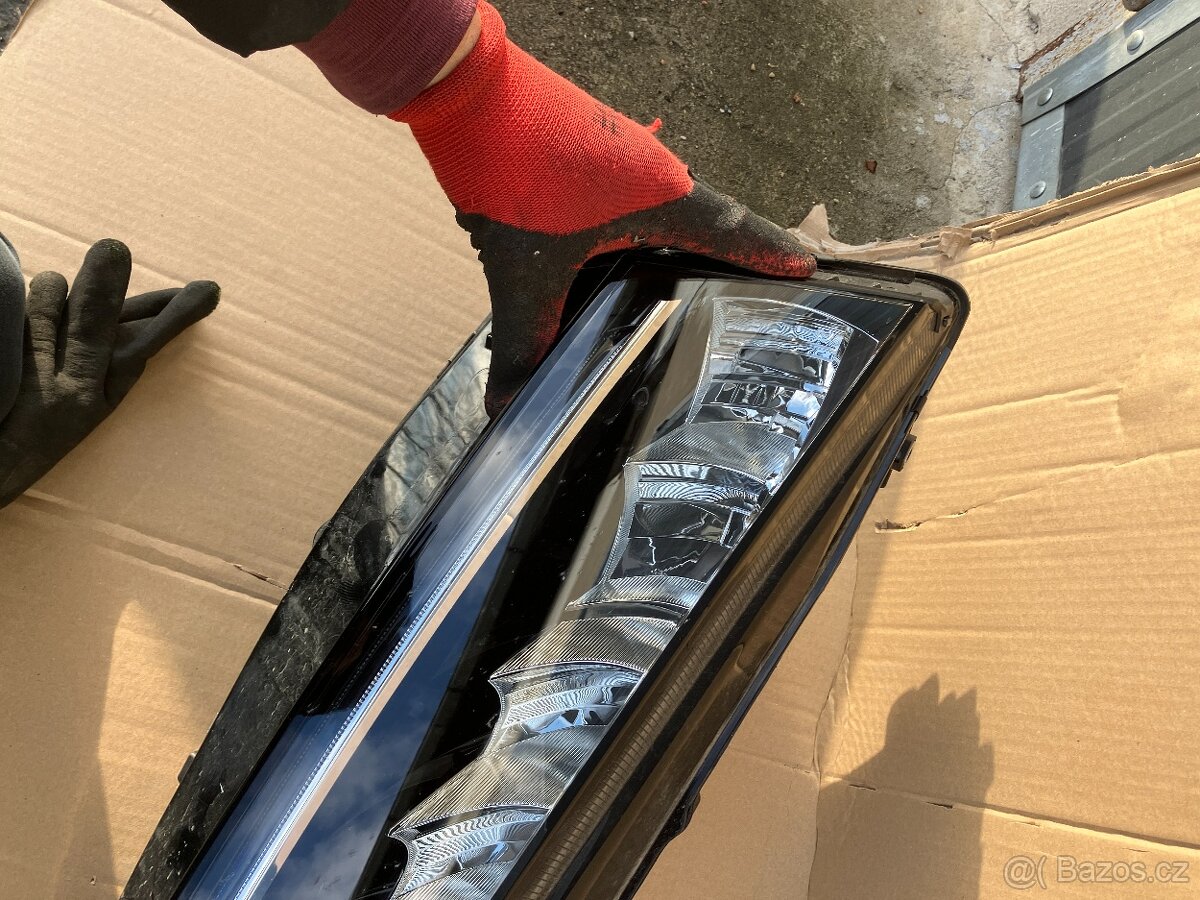 predni svetlo led skoda octavia 4 IV prave pravy - 3