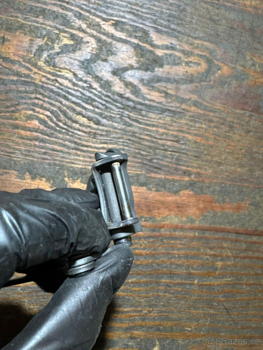 mechanismus výfukového ventilu zdvihátko válce suzuki rm 125 - 3