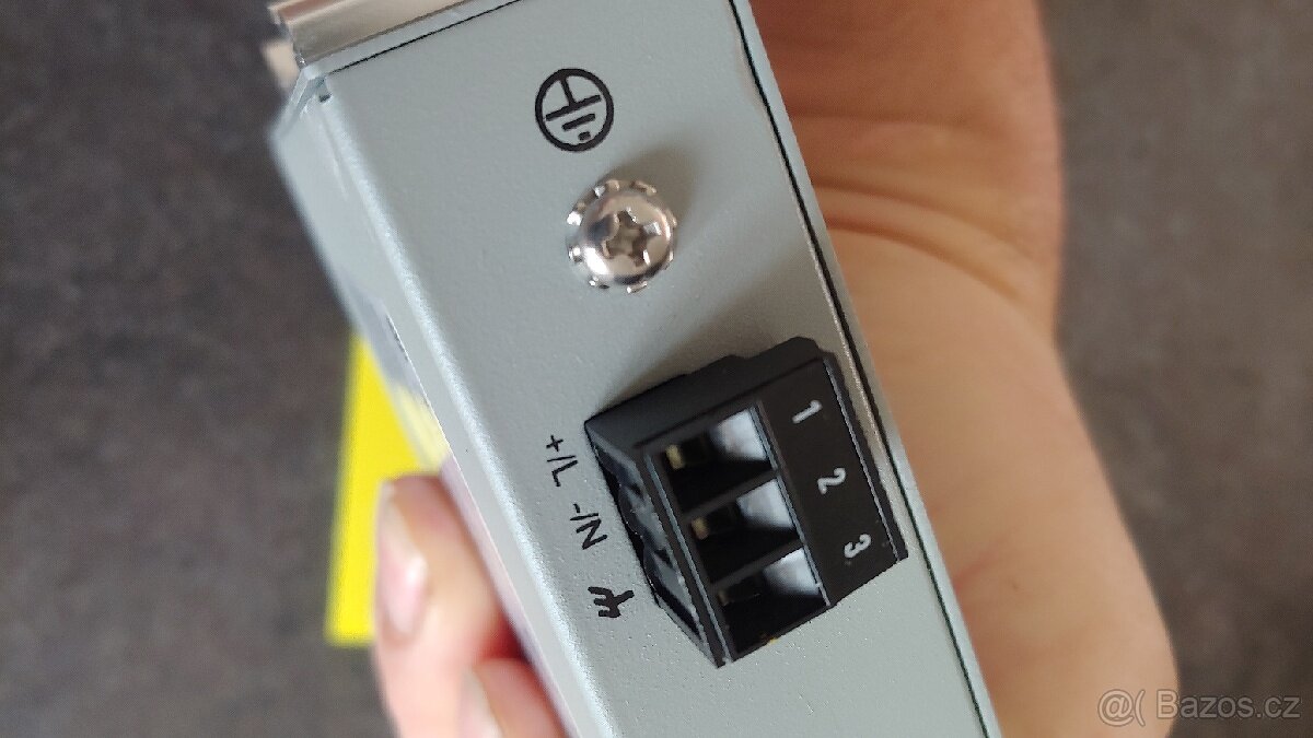 Allen-Bradley Stratix 2000 1783-US5T Switch - 3