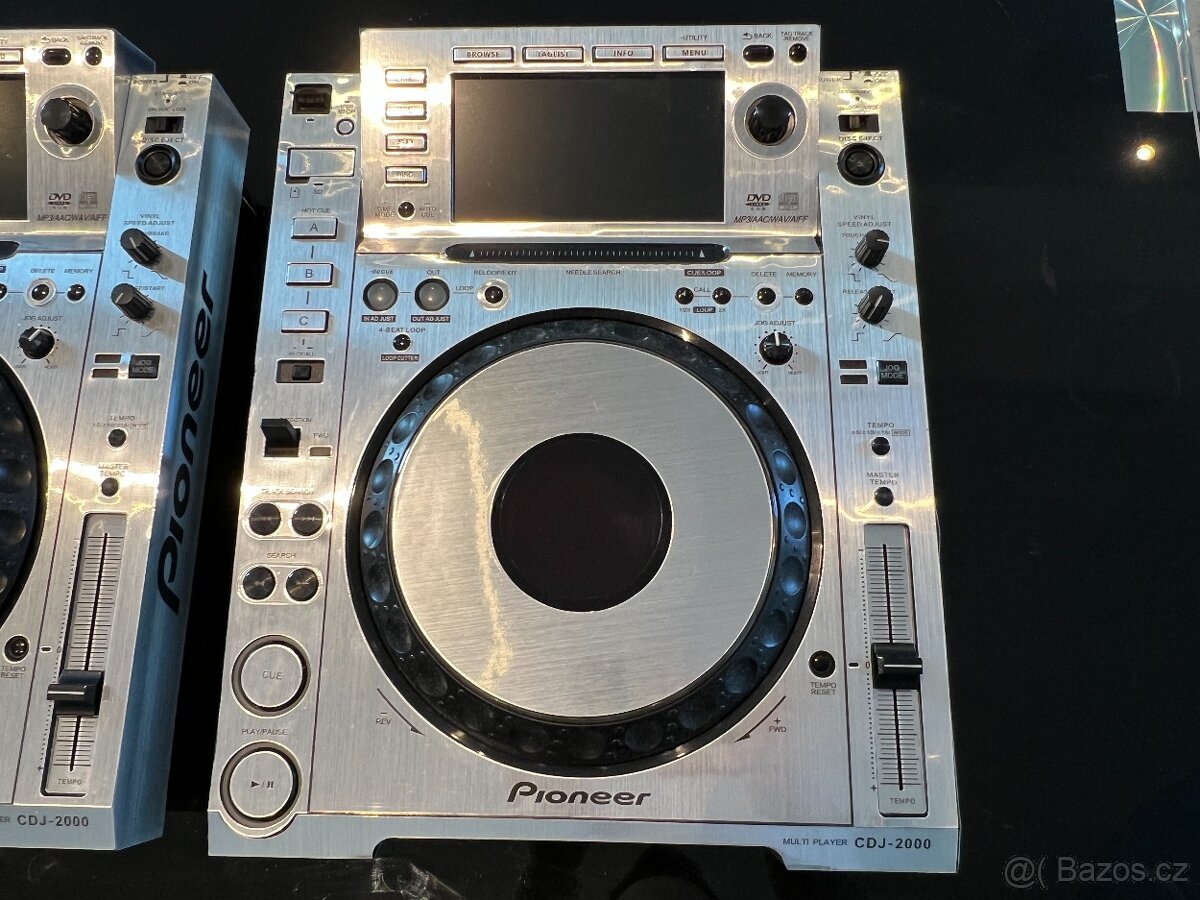 Pioneer CDJ-2000 - 3
