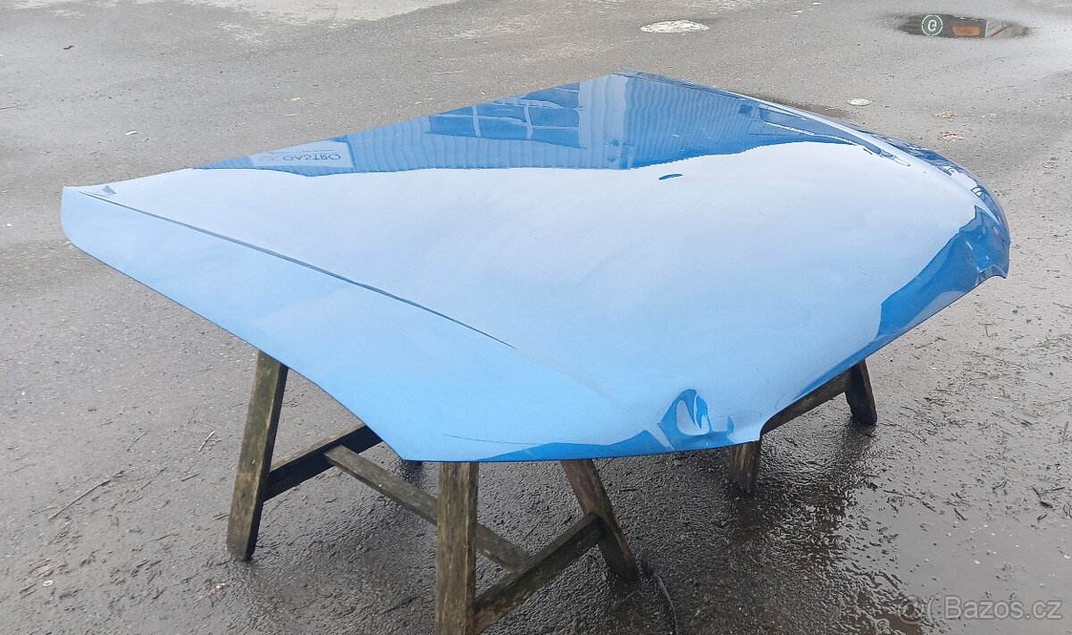 Kapota audi a4 B8 k opravě - 3