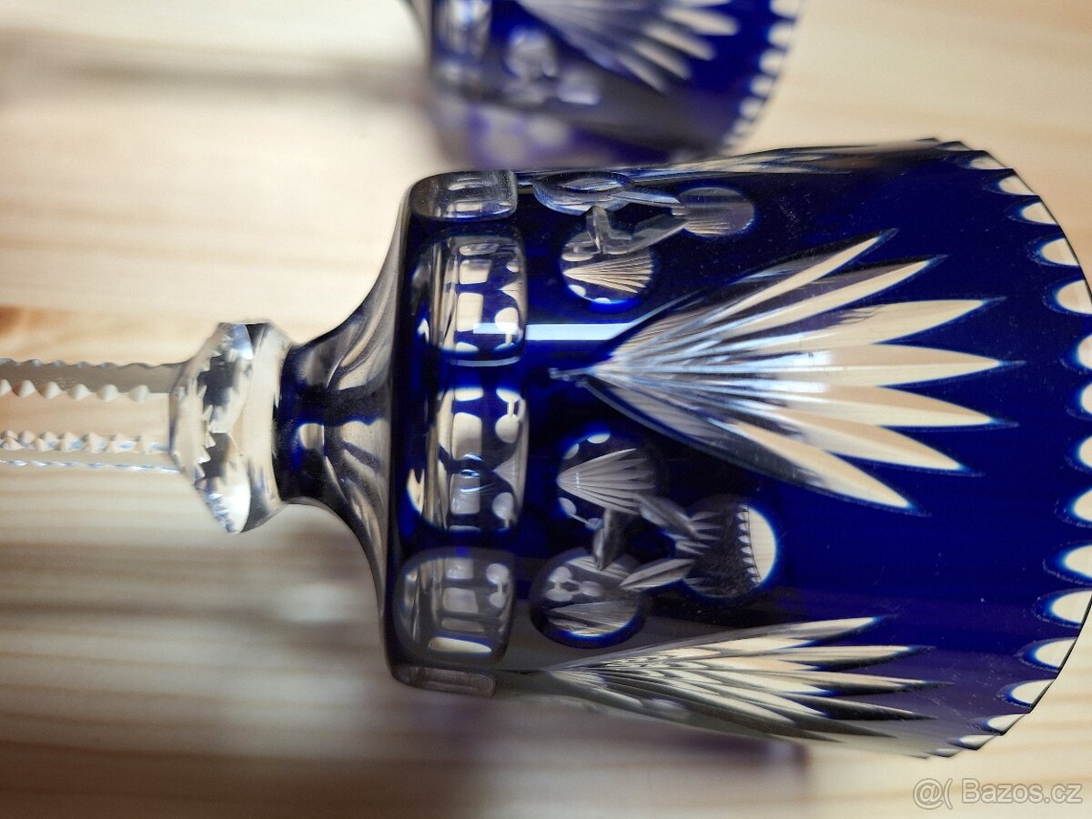 Dvě sklenice na víno broušené - 3