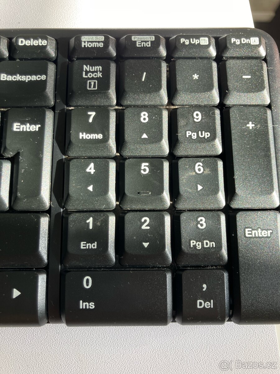 Klávesnice s numerol. klávesami bezdrátová zn.Logitech - 3