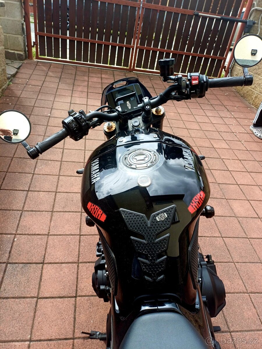 Yamaha XSR 900 top stav  plno doplňků - 3