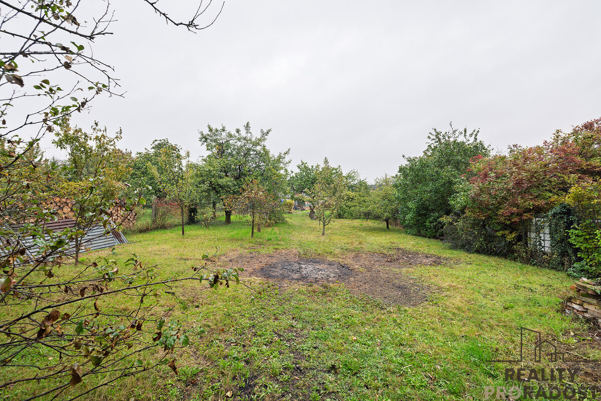 Prodej stavebního pozemku v klidné části Šternberka, stavebn - 3