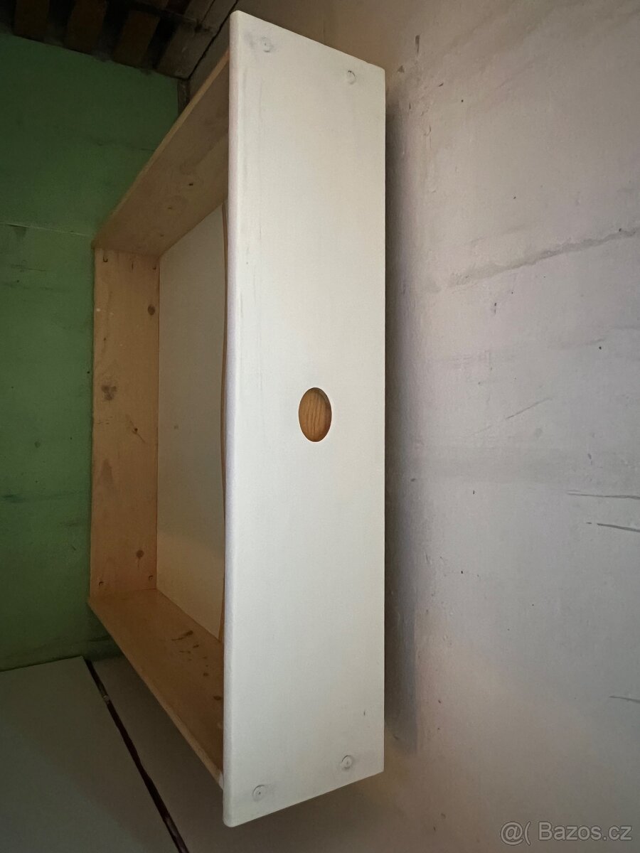 Prodám šuflata k posteli masiv - 3