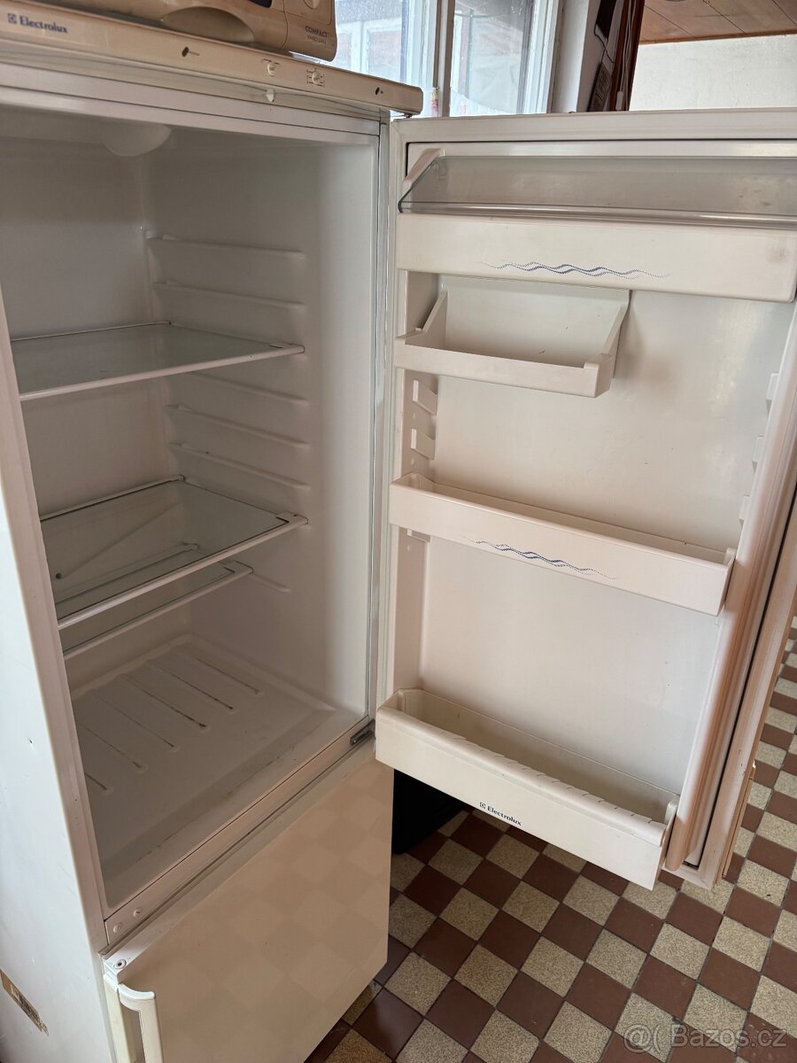 Kombinovaná lednice s mrazákem - 3