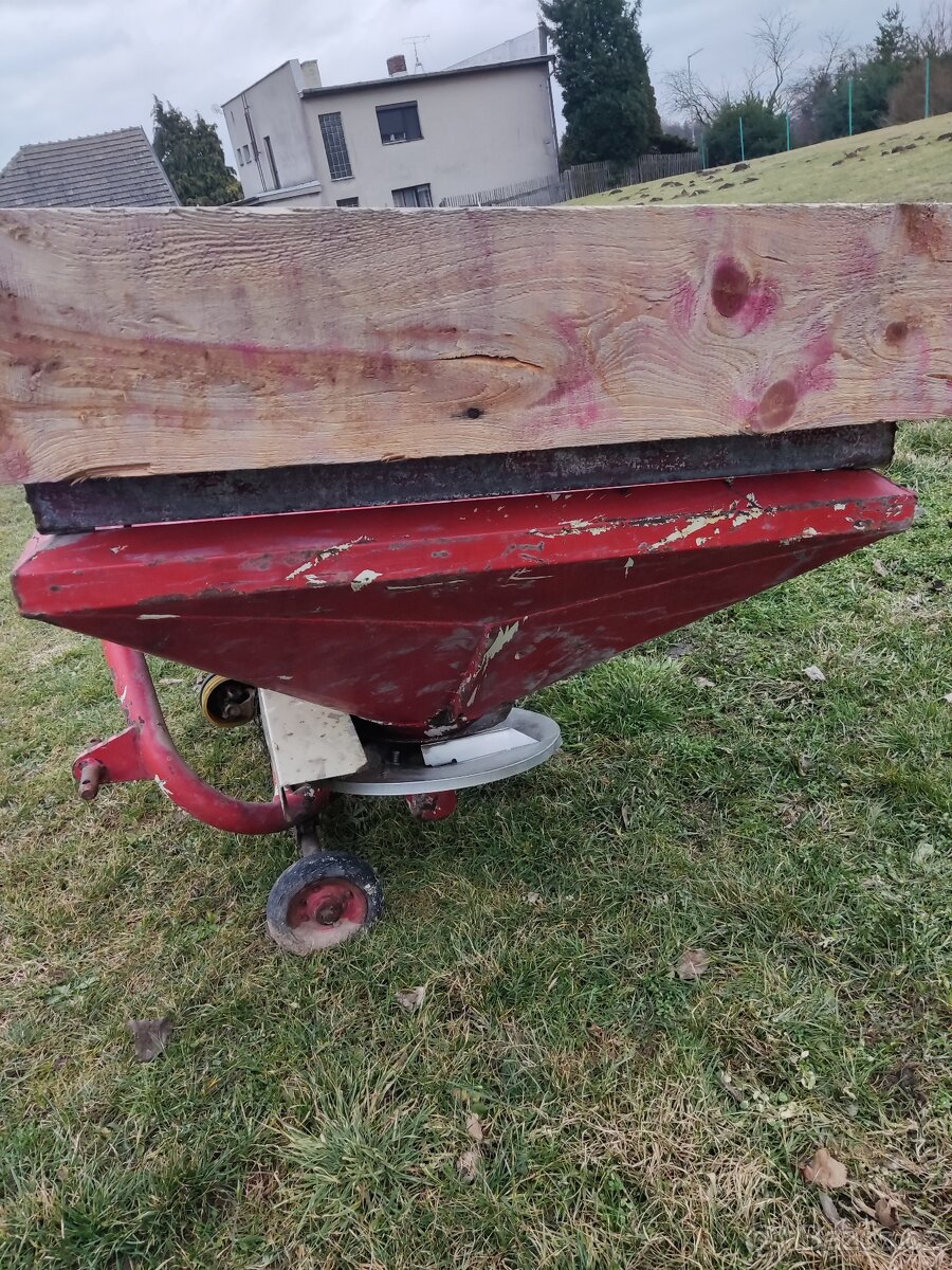 Rozmetadlo průmyslových hnojiv - 3