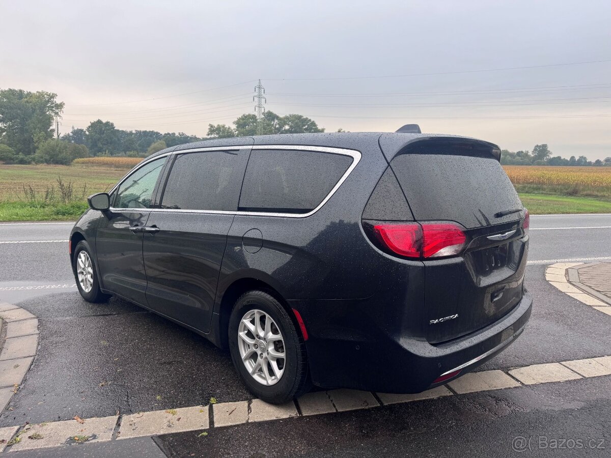Chrysler Pacifica 3,6 Radar Adaptemp L-Plus Látka 2020 DPH - 3