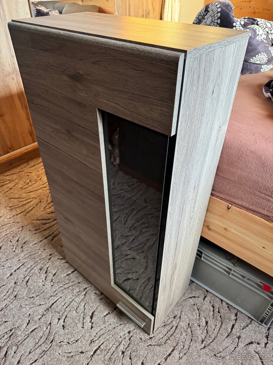 Závěsná skříňka - 3