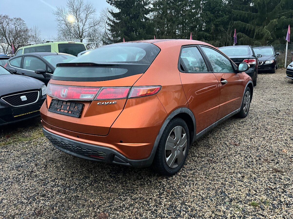 Honda Civic 1,4 - 3