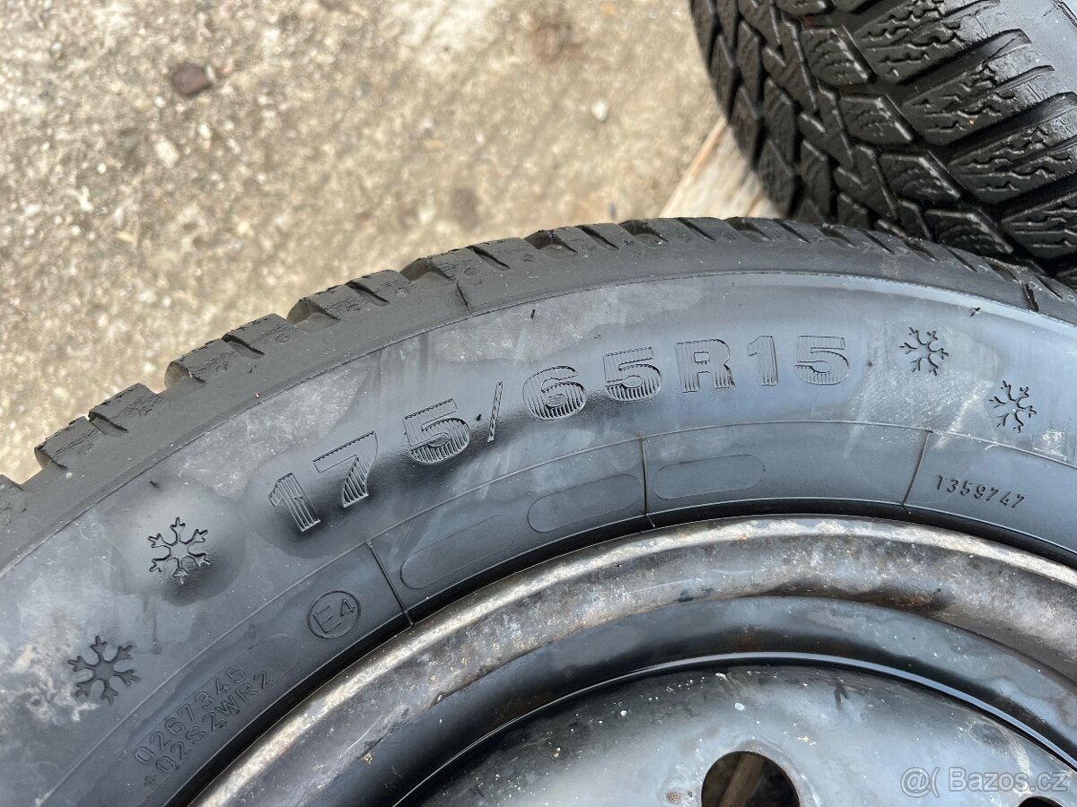 Zimní sada Suzuki Swift 4x100 175/65/15 vč tpms - 3