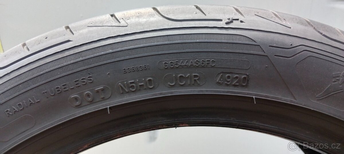 Pirelli & Goodyear 235/45R18 - 3
