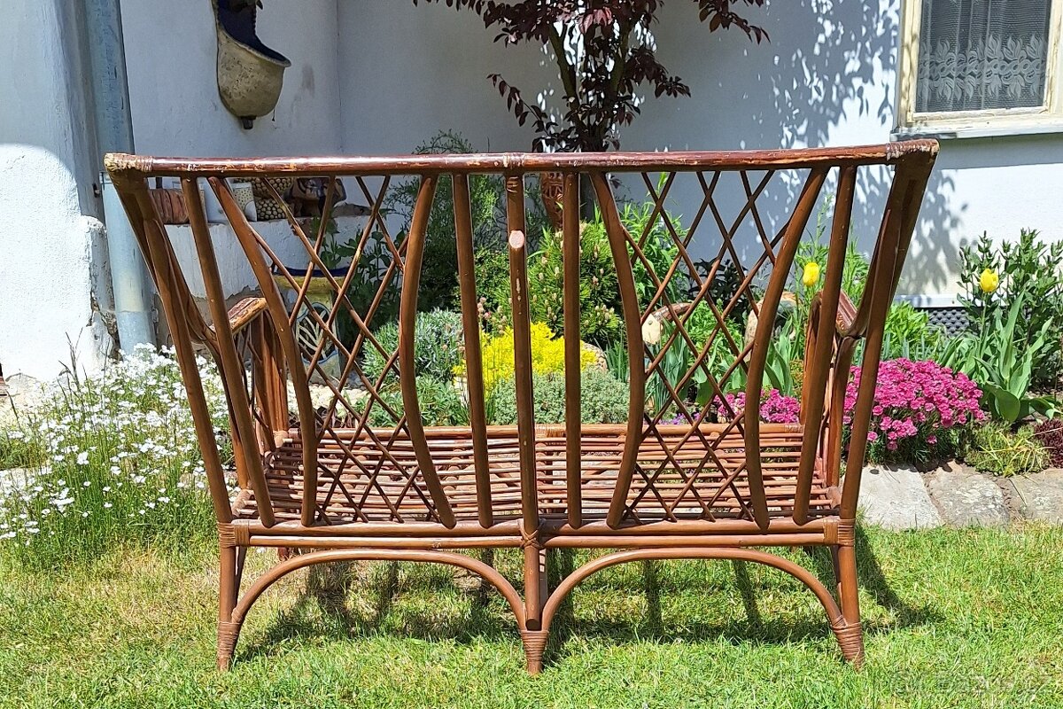 Prodám jídelní stůl, rohová lavice, ratanové dvojkřeslo - 3