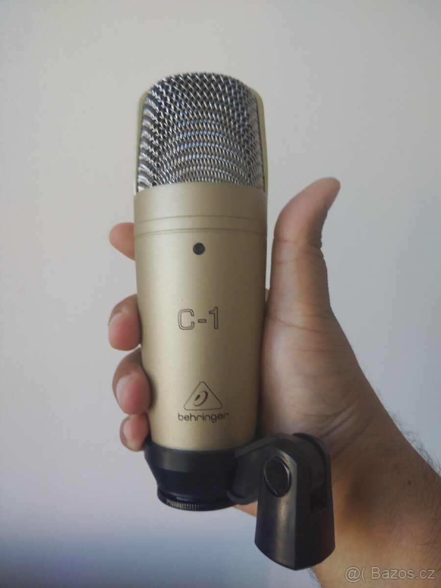 Studiový set Behringer Um2 (mikrofon, Zvukovka, sluchátka) - 3