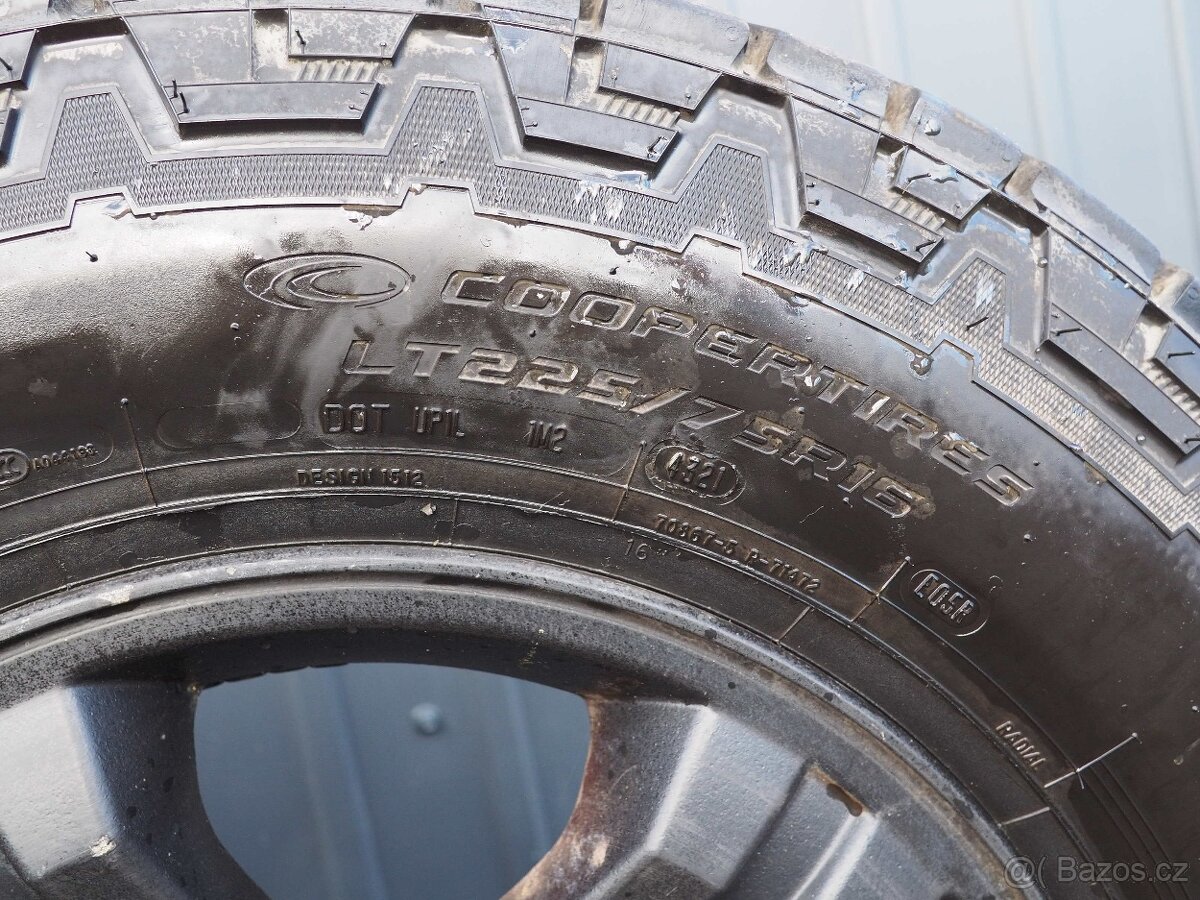 Kia Sorento – kola Cooper Discoverer AT3 LT 225/75 R16